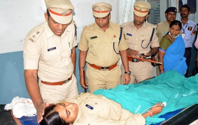 Rowdy-sheeters Attack, Injure Woman PSI, Constable in Kalburgi